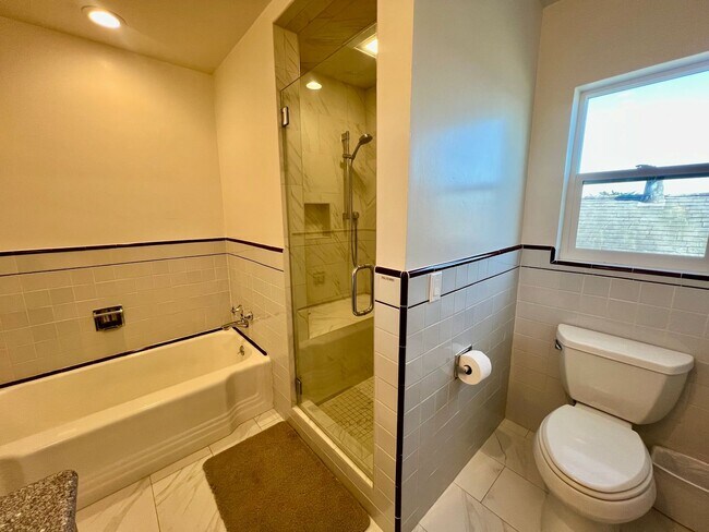 Building Photo - Charming Furnished Home in PG!
