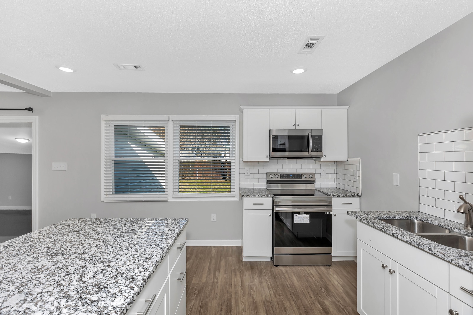 Building Photo - 3903 Telstar Cir SW