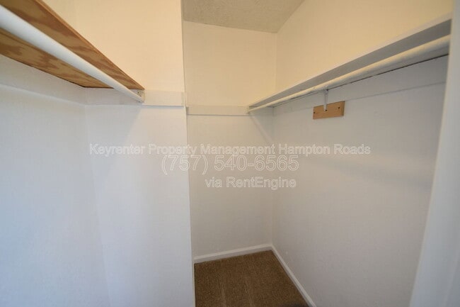 Building Photo - 701 Nottaway Dr