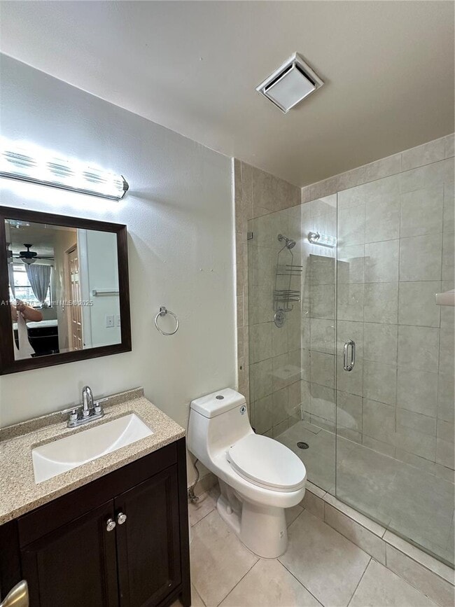 Building Photo - 9865 Riverside Dr