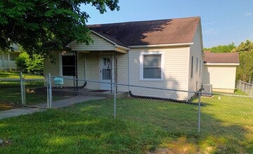 Building Photo - 2 Bedroom / 1 Bath  Home Johnson City, TN