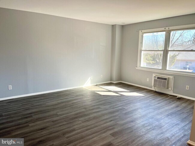 Building Photo - 1629 Bonwood Rd