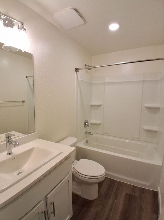 Building Photo - Beautiful Single-Story Home with Solar Included & Spacious Open Floor Plan!