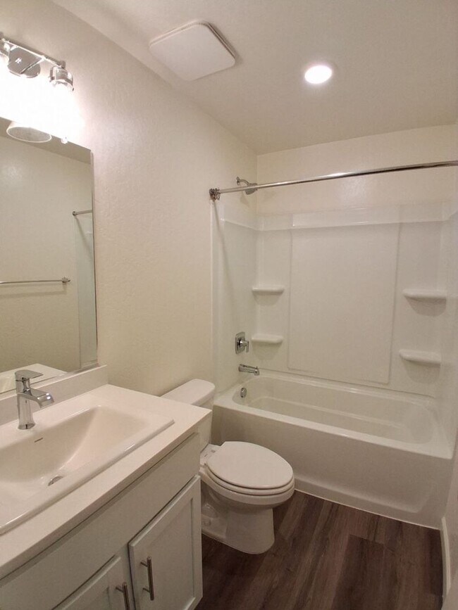 Building Photo - PRICE REDUCTION + MOVE-IN SPECIAL! Beautiful Home in Madera!