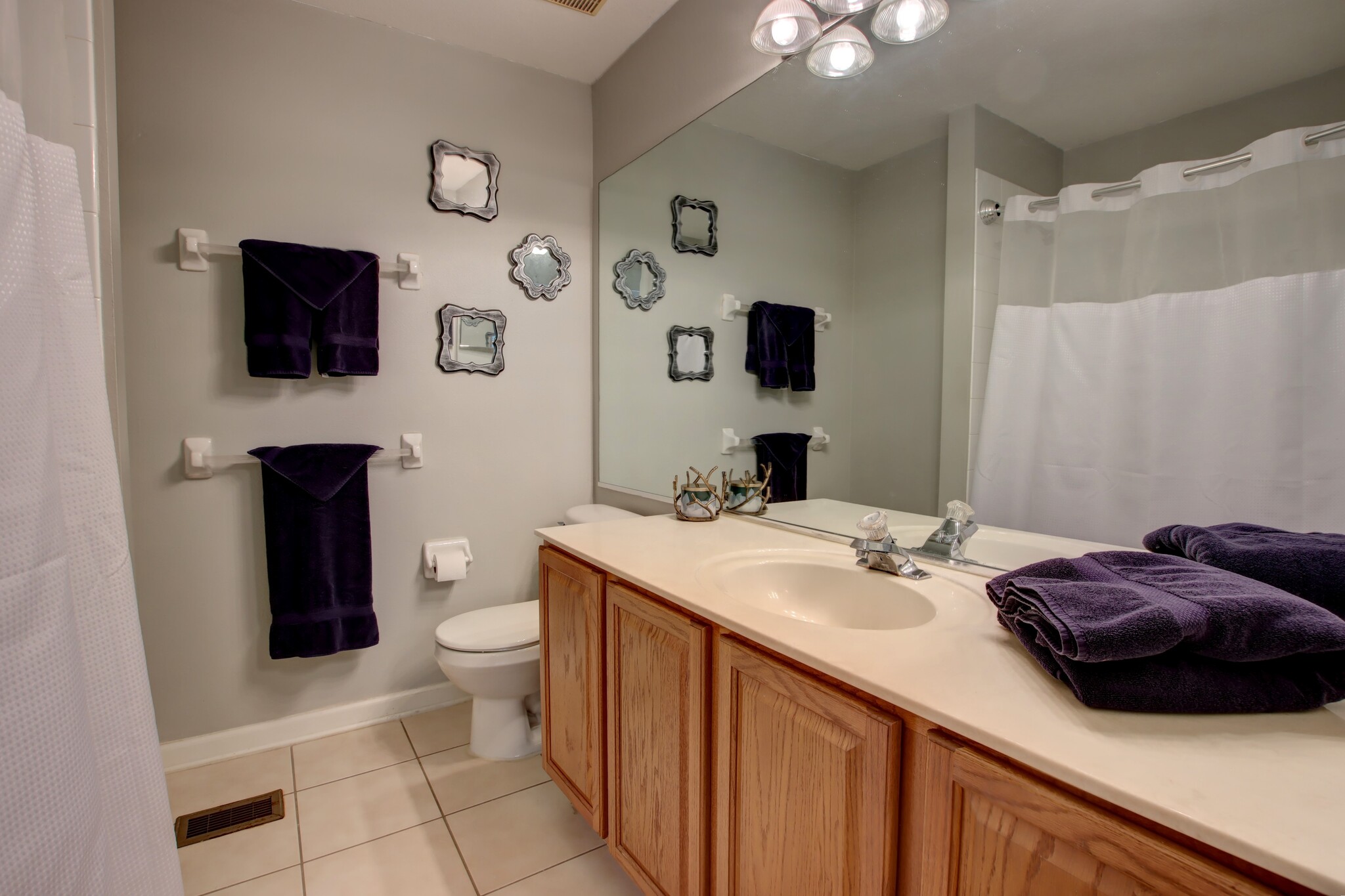 Building Photo - 874 Vineland Pl