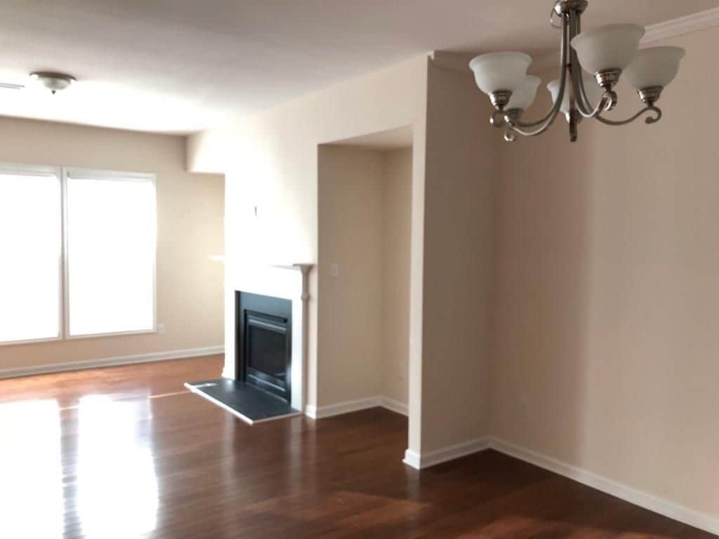 Building Photo - 2100 Greencrest Cir