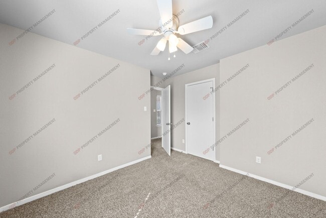 Building Photo - 1115 Roanoke Dr