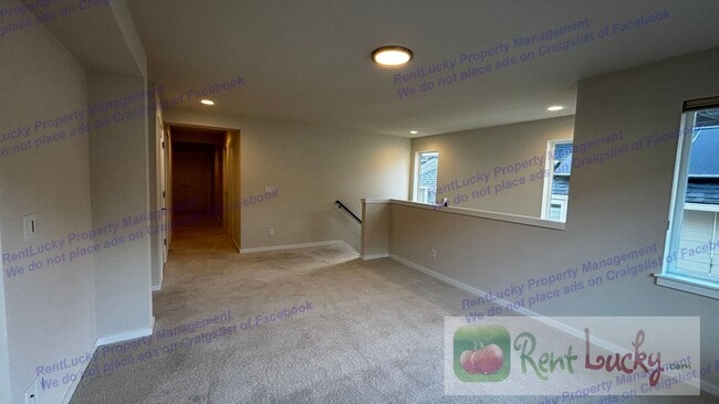 Building Photo - STUNNING 4-Bedroom Lake Tapps Home w/2-Car...