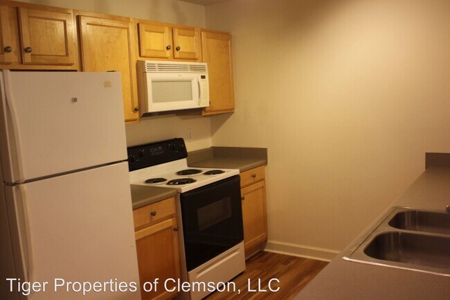 Building Photo - 211 Harts Cove Way
