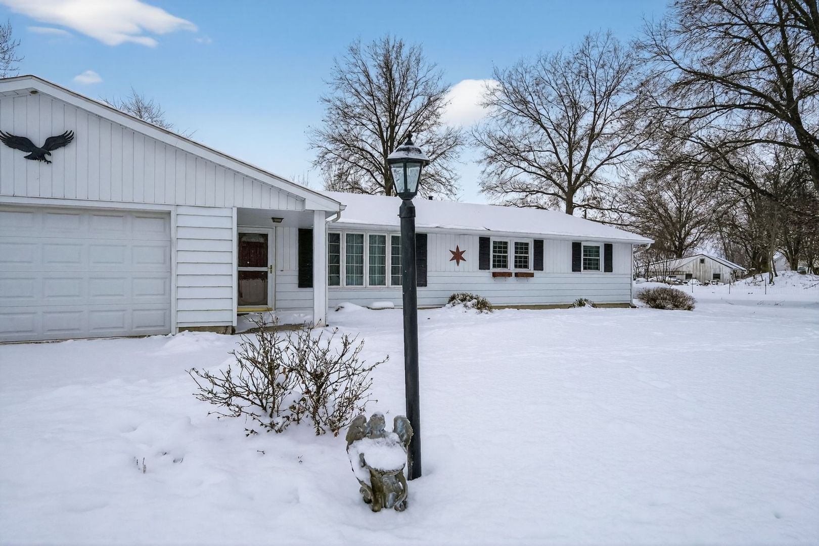 Building Photo - 20728 Old 24 E Rd