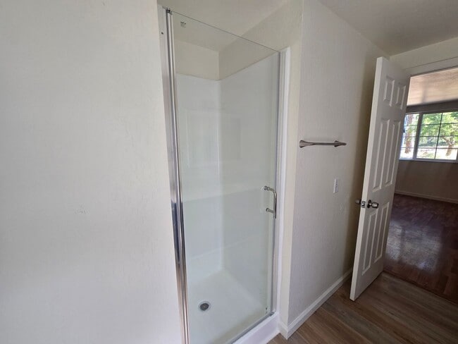Building Photo - Charming 3-bedroom, 2-bathroom house locat...