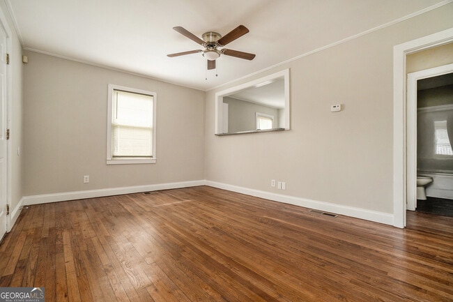 Building Photo - 973 Lawton St SW