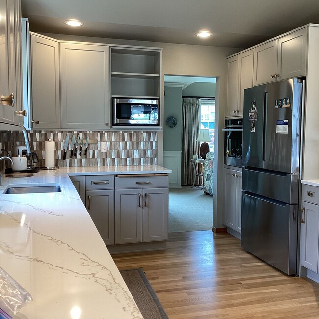 Building Photo - Charming Mukilteo Rambler in Fair Harbor