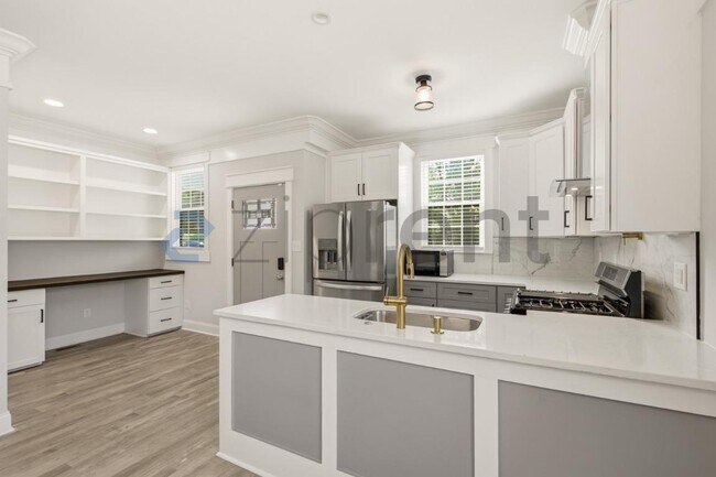 Building Photo - 413A Cecil St