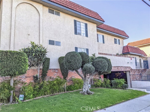 Primary Photo - 13535 Yukon Ave