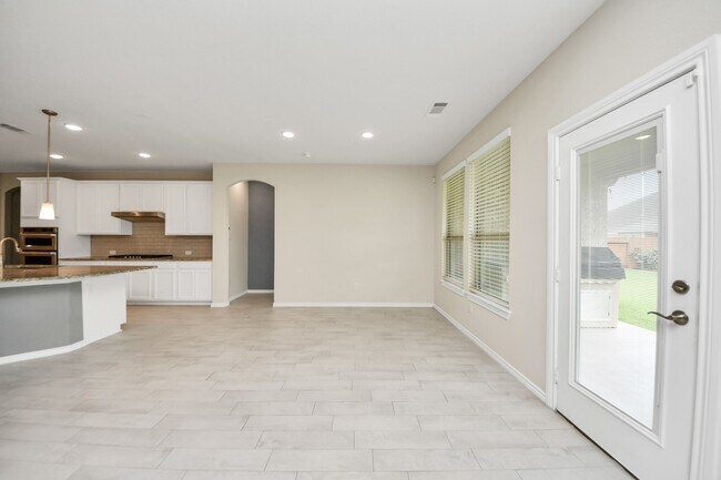Building Photo - 28215 Shorecrest Ln