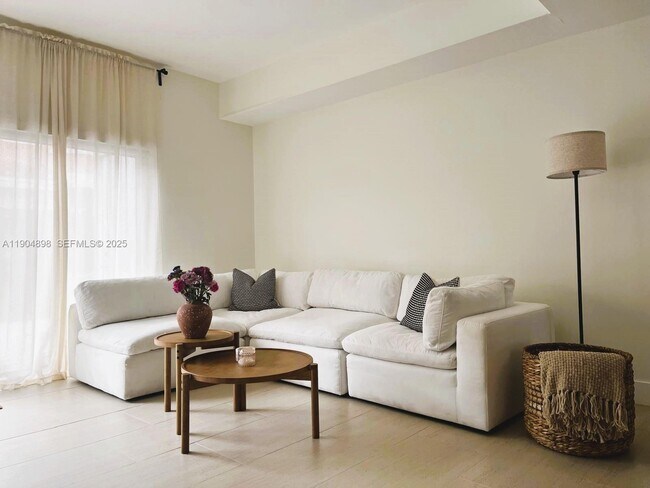 Building Photo - 14305 SW 57th Ln