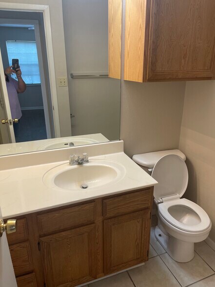 Building Photo - 1205 Vinyard Ct