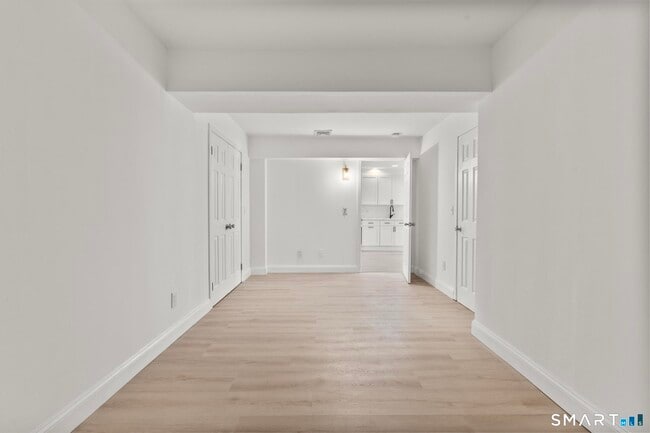 Building Photo - 64 Soundview Ave