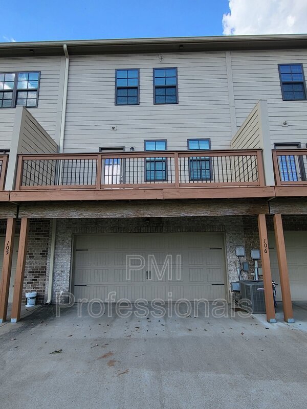Building Photo - 3180 Parthenon Ave