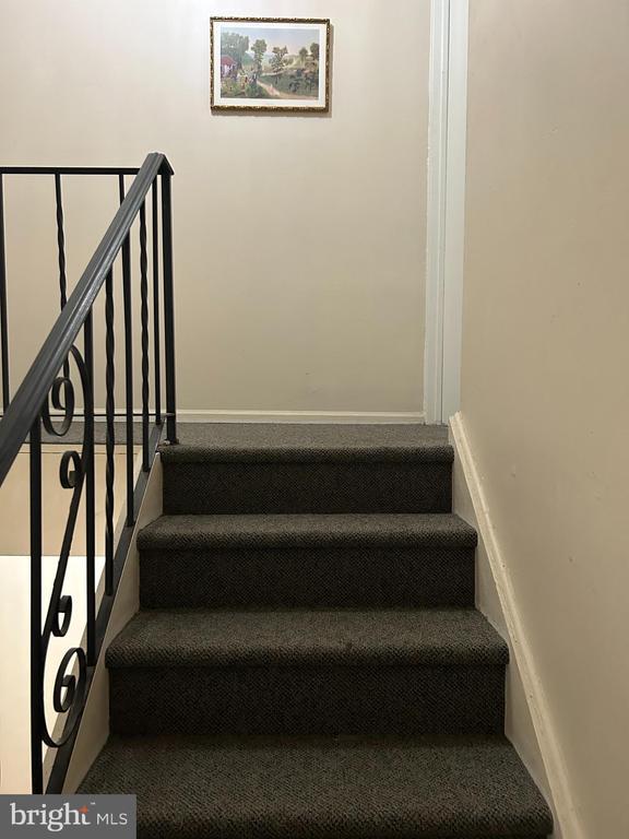 Building Photo - 2410 David Dr