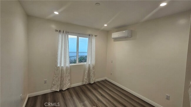 Building Photo - 1203 W Shorb St