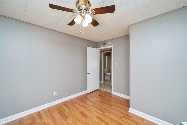 Building Photo - 1541 Rainbow Ln