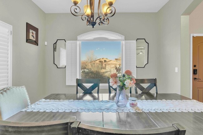Building Photo - East El Paso 3bed/2bath Refrig A/C