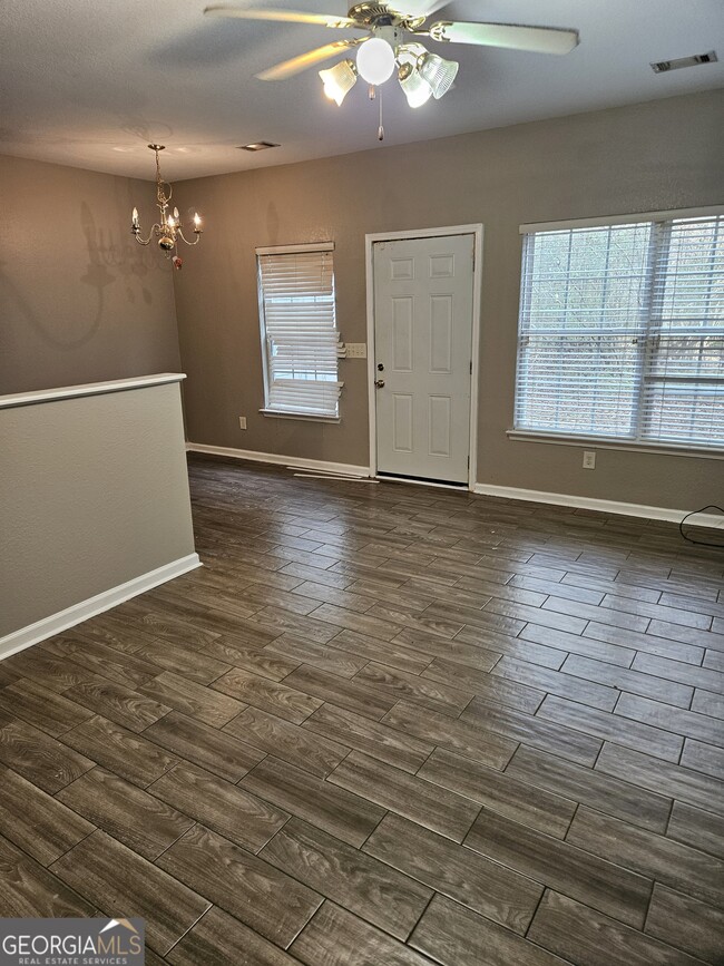 Building Photo - 180 Brookview Dr