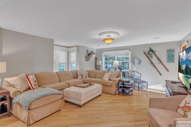 Building Photo - 29 Monroe St