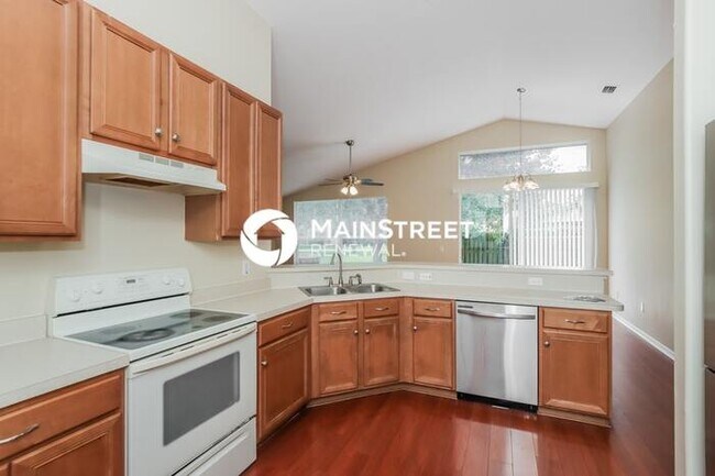 Building Photo - 3 Bedroom Pet-Friendly Home in MELBOURNE, FL with Main Street Renewal