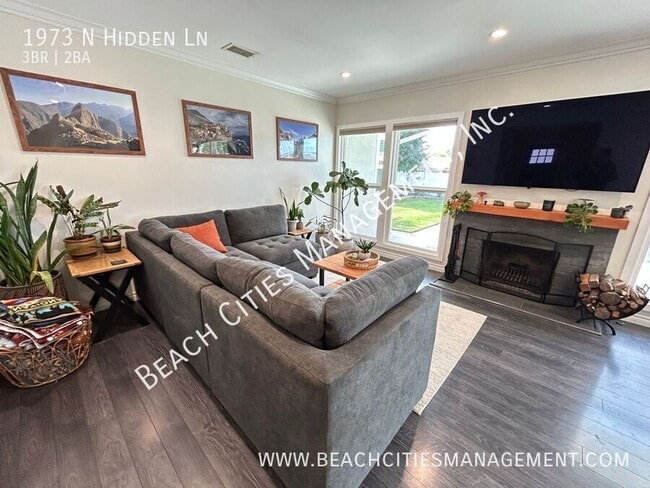 Building Photo - 1973 N Hidden Ln