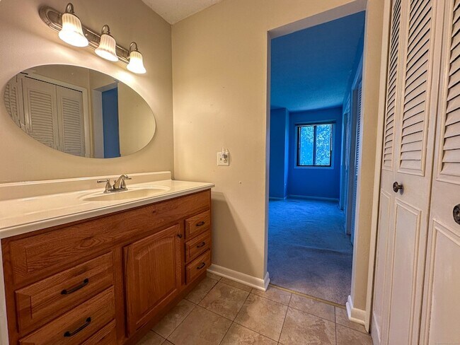 Building Photo - 52 Currier Way