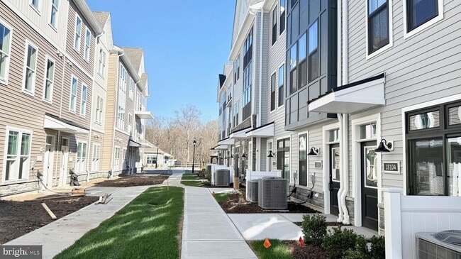 Building Photo - 18104 Donatello Dr