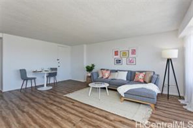 Building Photo - 37th Floor 2 Bed/ 2 Bath/ 1 Assigned parking Condo with views, A/C, Pool, & W/D in unit!
