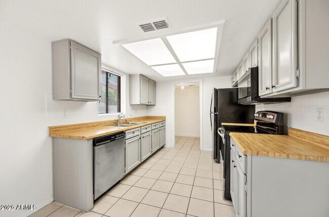 Building Photo - 2848 E Brown Rd