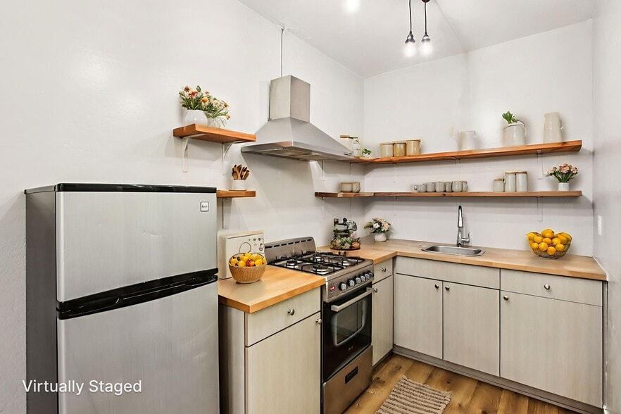 Building Photo - 1805 E Indian School Rd