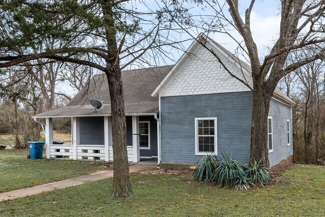 Building Photo - 500 E Main St