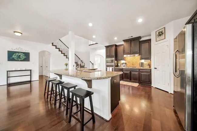 Building Photo - 8133 Tranquil Lake Way