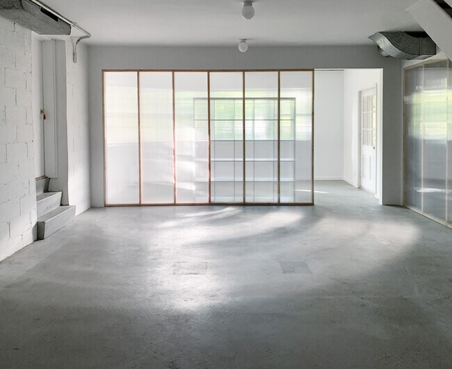 Building Photo - 33 Evergreen Rd