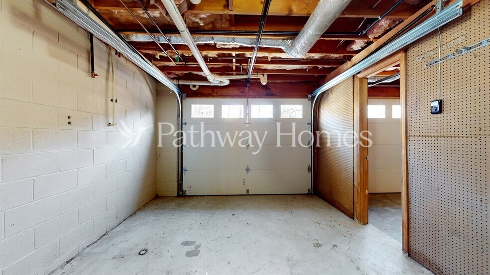 Building Photo - 1612 Cumberland Club Rd SW