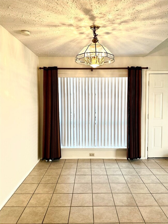 Building Photo - 21311 Fernhollow Ln