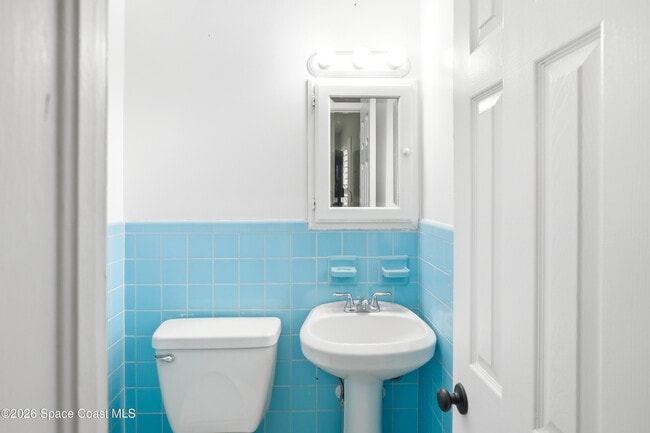 Building Photo - 1205 Sun Cir W