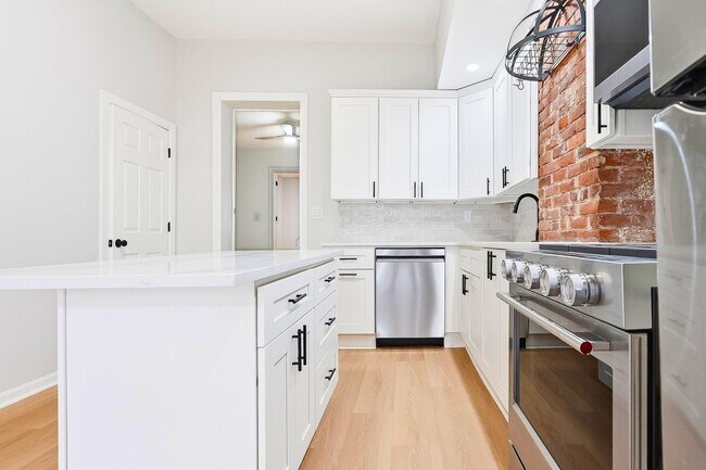 Building Photo - 605 Bergenline Ave