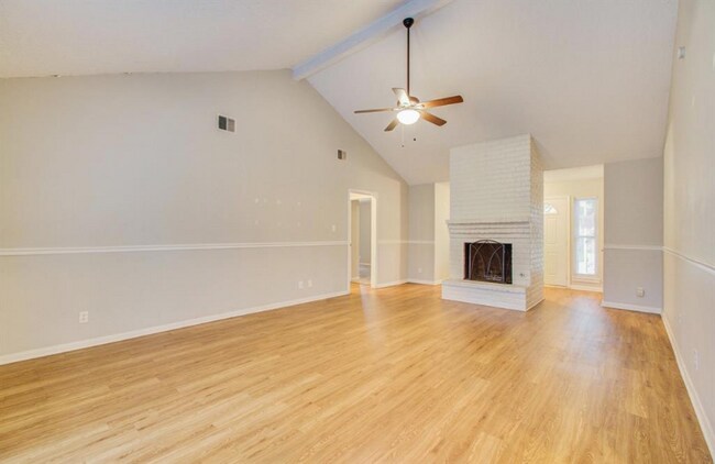 Building Photo - 29502 Raestone St