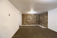 Building Photo - 1215 E 16th St