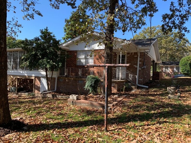 Building Photo - 5408 N Cedar St