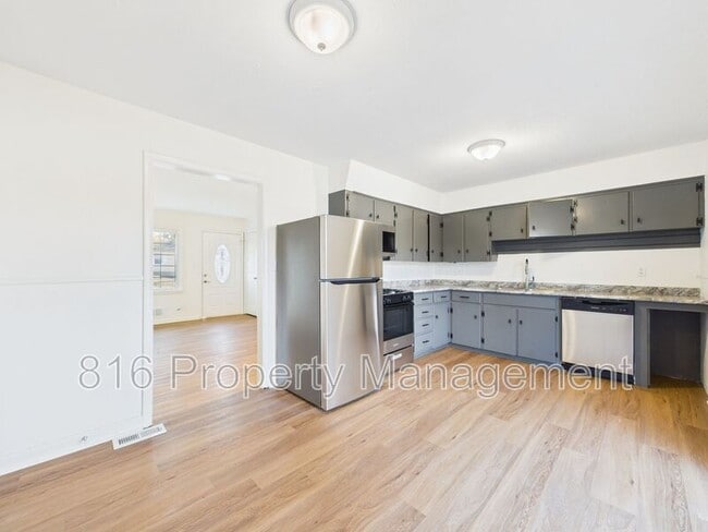 Building Photo - 6202 E 150th Terrace