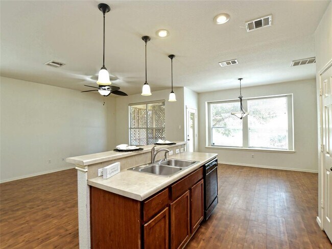 Building Photo - 1316 Diner Dr