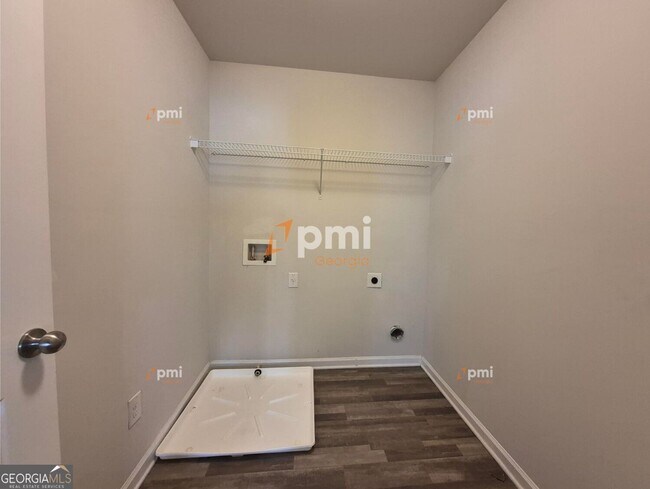Building Photo - 160 Kinsale Dr